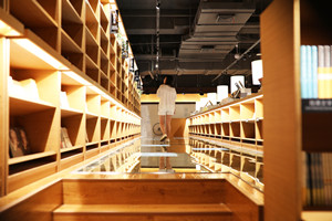 對外經濟貿易大學在職研究生入學需要考試嗎