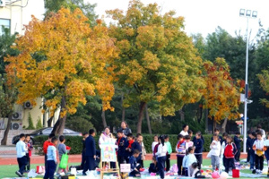 北京市匯賢學校開展跳蚤市場愛心義捐活動！