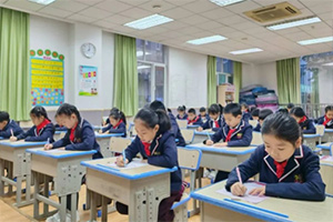 三河市燕橋學校小學開展英語書寫比賽活動！