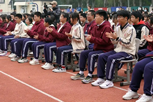 北京東方紅學(xué)校召開日常行為規(guī)范提升大會(huì)：文明禮儀潤(rùn)于心，行為規(guī)范踐于行