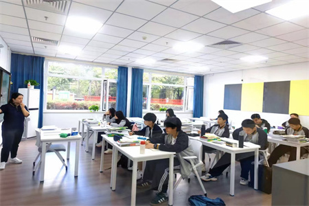 2025年北京東方紅學校小學一年多少錢？除了學費還有哪些其他收費？