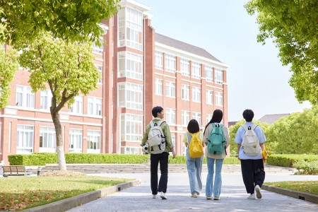 2025年北京中加學校|通州華仁學校各年級招生簡章匯總，學費10萬元以內！