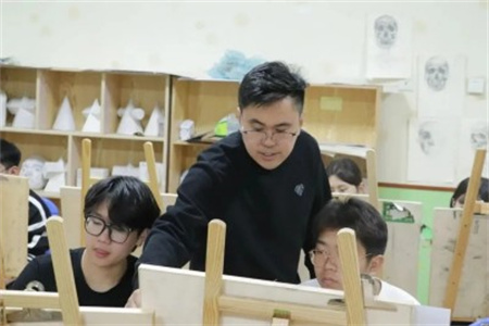 三河市燕橋學校美術高考班招生信息盤點！針對藝考生美術生