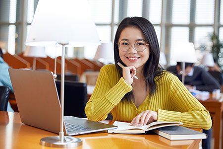 經(jīng)濟(jì)學(xué)在職博士免試入學(xué)需要什么條件